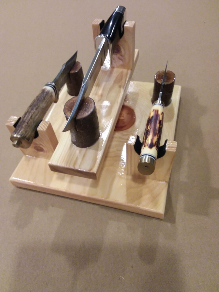 SOLID NORTHERN WHITE PINE TRIPLE KNIFE DISPLAY STAND