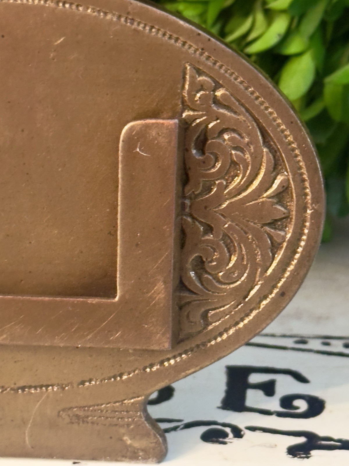 VTG Brass Plated Oval Shape Ornate Engraved Business Card Holder/Desk Accessory