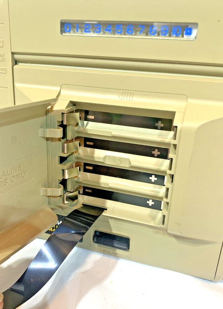 KODAK TRIMPRINT Intast Camera W/ Electronic Flash