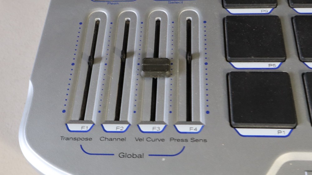 M-Audio Trigger Finger MIDI Controller with Pads Powers up UNTESTED r