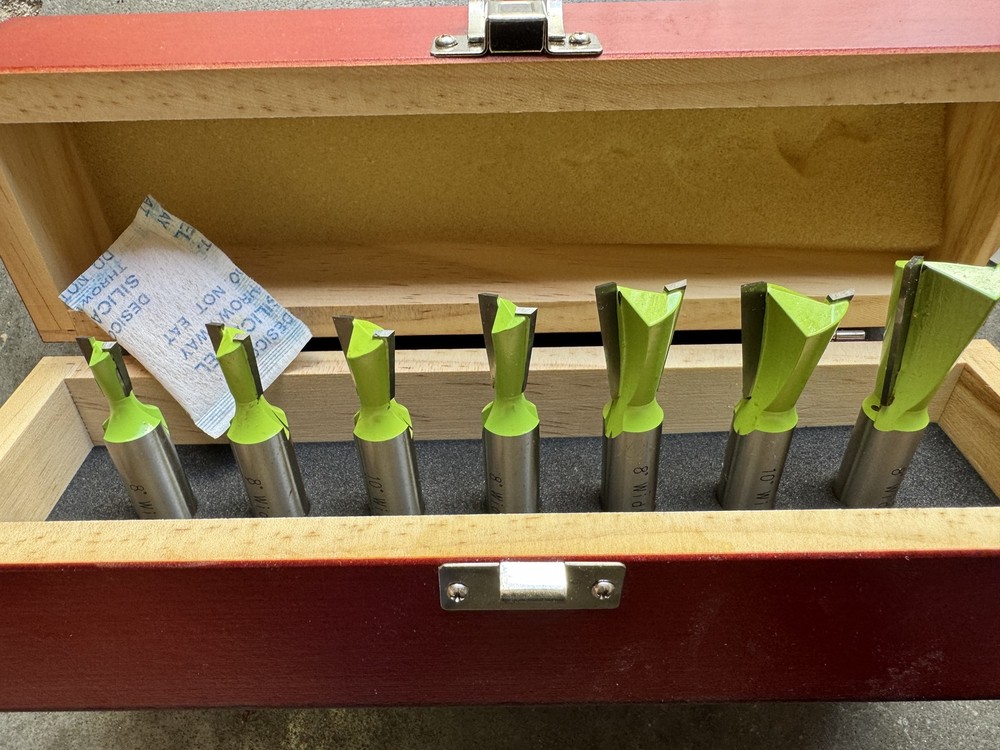 Set of 7 Router Bits W/Case
