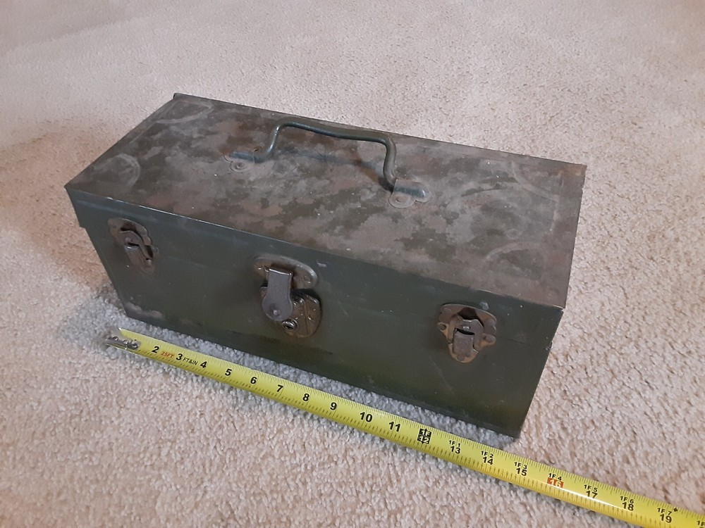 Vintage Eagle Lock Co. tackle or tool box BROKEN LOCK