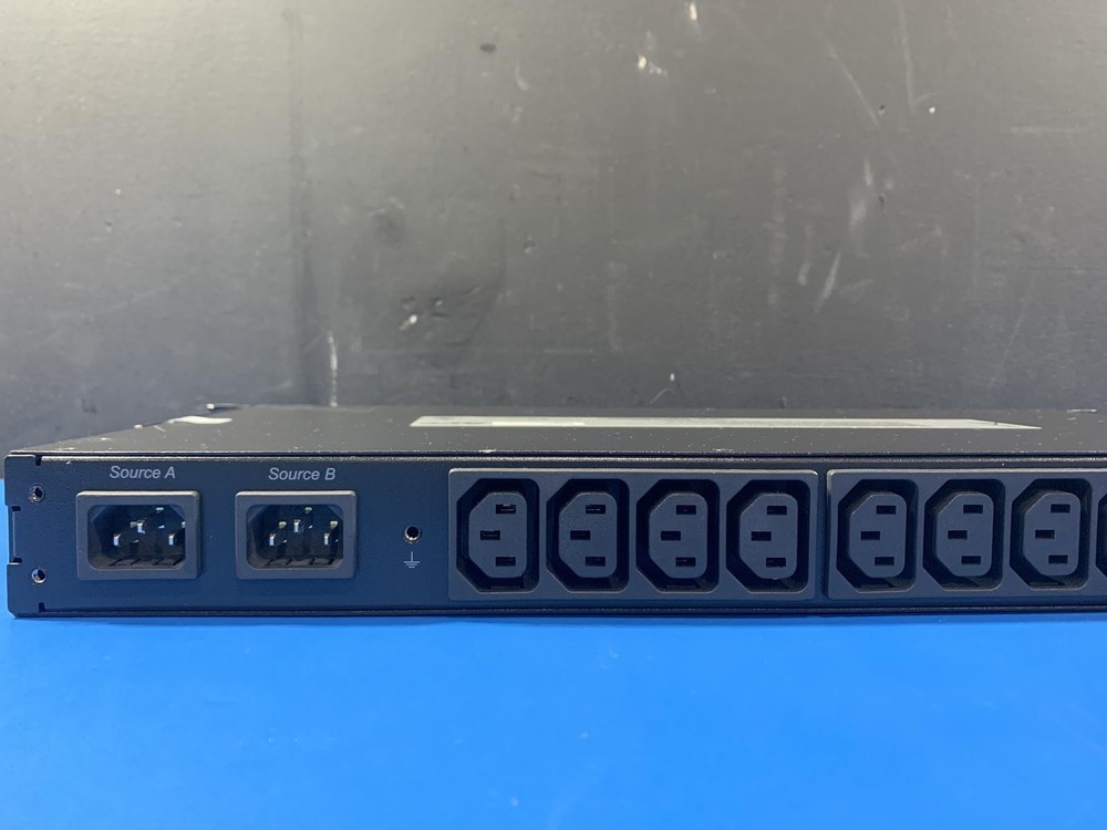 Schneider Electric APC AP4433 Rack Automatic Transfer Switch