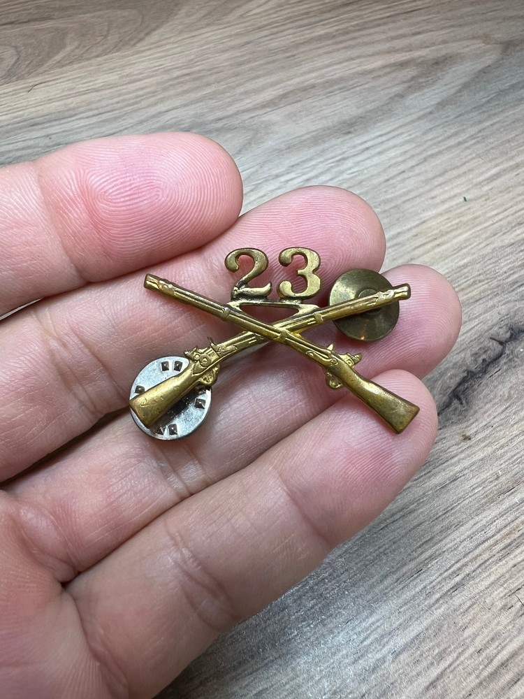 WWII World War Two US Infantry Crossed Rifles 23rd Regt. Brass Collar Insignia