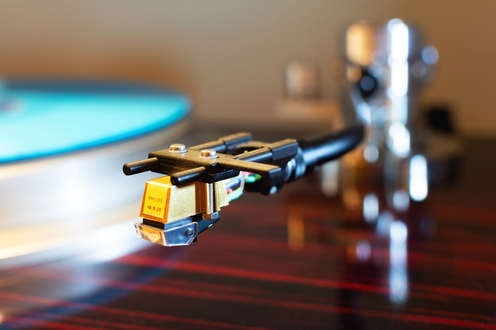 ZERSONIC - LIGHTWEIGHT HEADSHELL ADJUSTABLE AZIMUTH HI-FI TURNTABLE