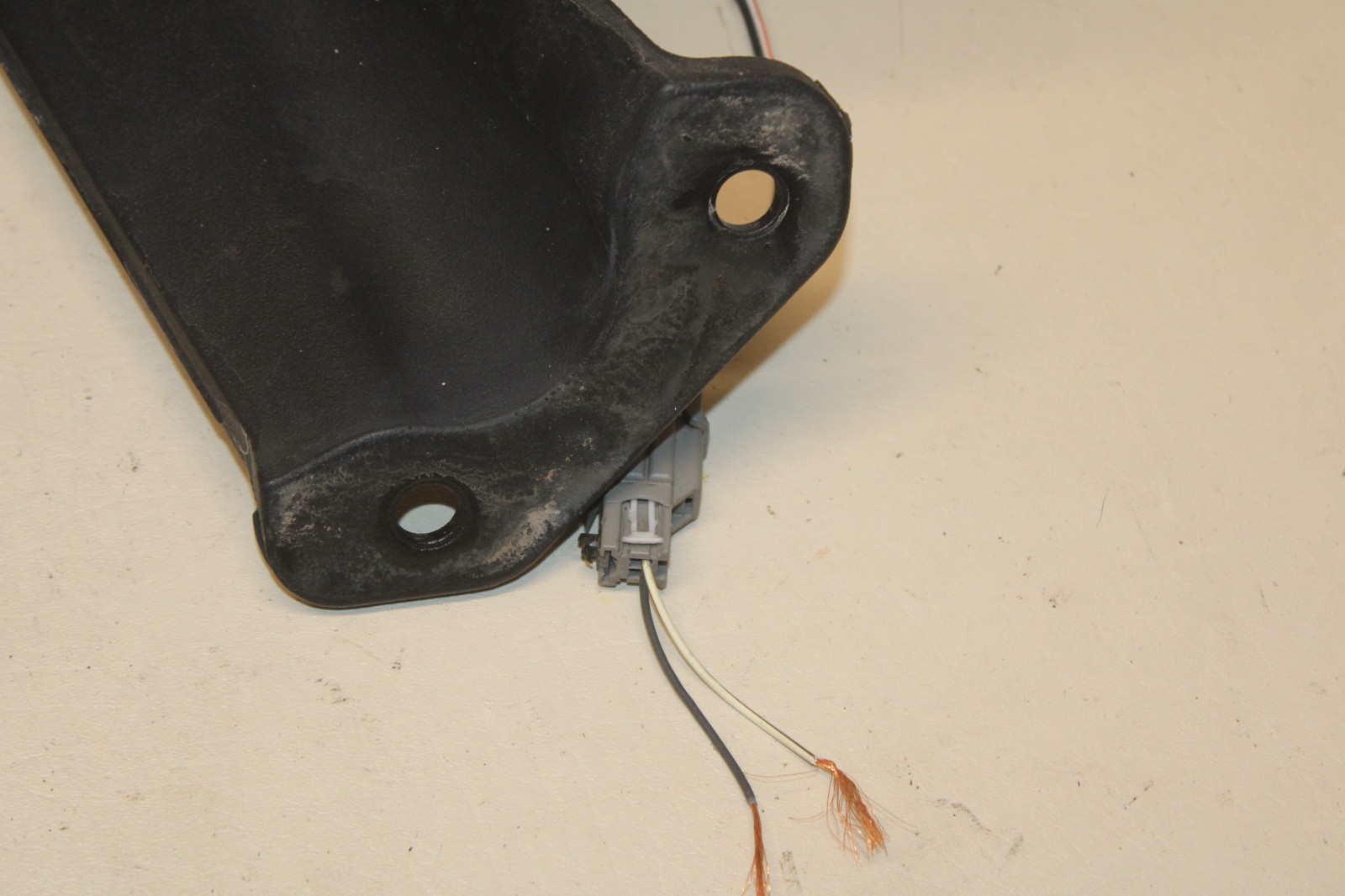 07-18 JEEP WRANGLER REAR SPARE TIRE BRACKET CARRIER THIRD BRAKE LIGHT 55397217