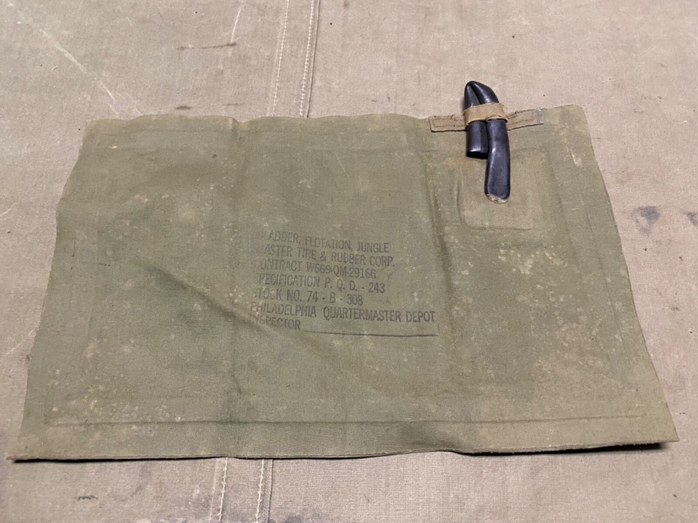 ORIGINAL WWII US ARMY M1942 JUNGLE FLOTATION BLADDER