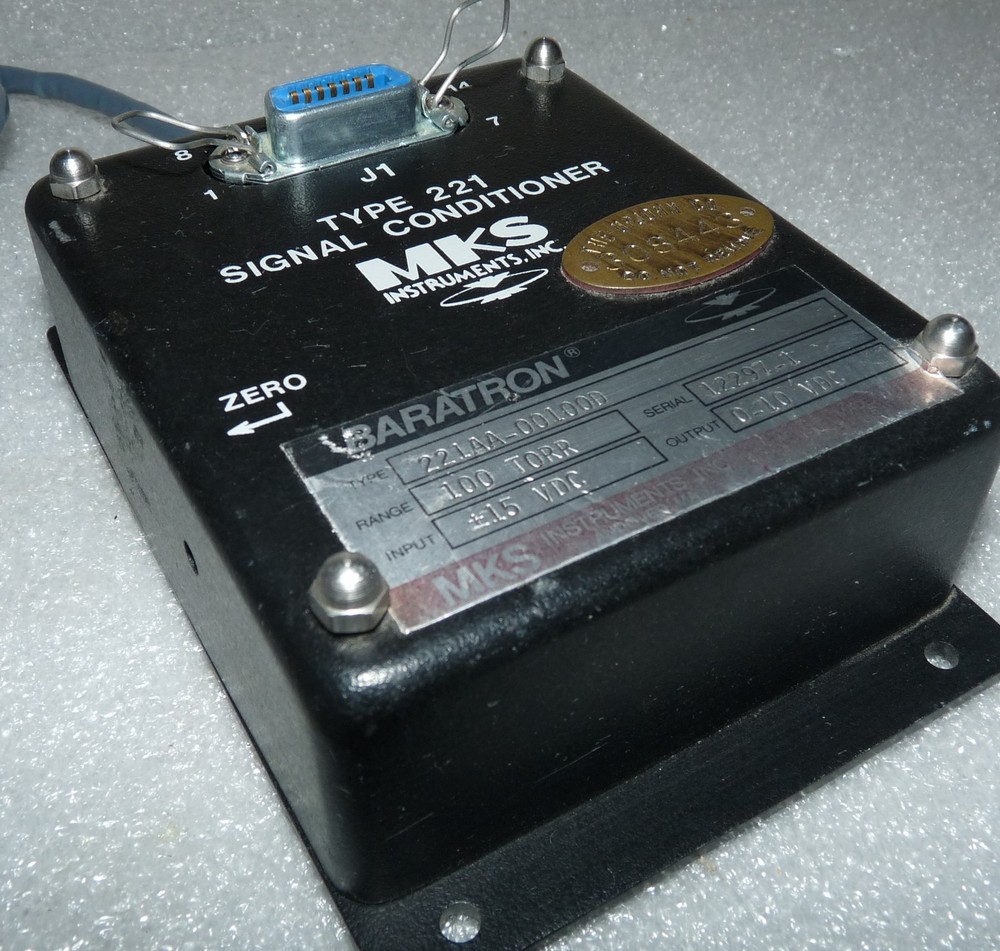 MKS INSTRUMENTS TYPE 221 221AA-00100D SIGNAL CONDITIONER WITH MANOMETER BARATRON