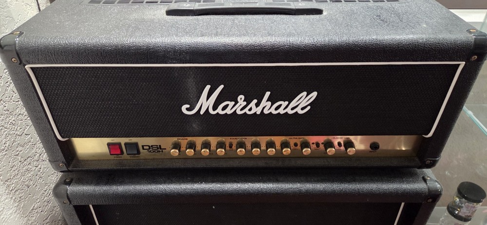 Marshall DSL100H with half marshall stack cab and footswitch