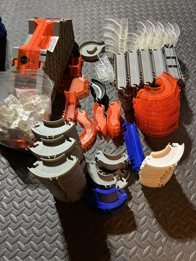 HEXBUG Nano LARGE LOT - Bugs Track and Building Sets