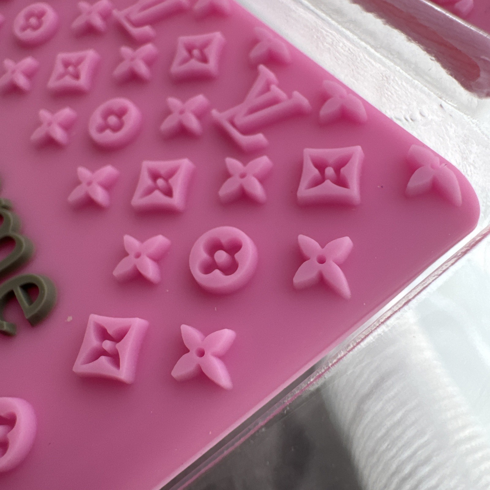 PINK Clipper Grips Barber Tool Barber Nation Gripper