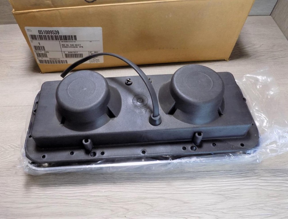 AVG 051009539 RH Headlight Assy