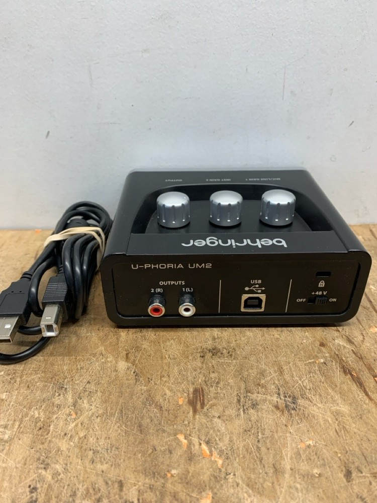Behringer U-PHORIA UM2 Single Channel Audio Interface (E10043687)