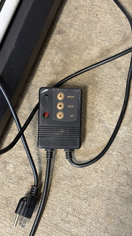 Motorized Projector Screen 92” (16:9) – Fully Working – 110V