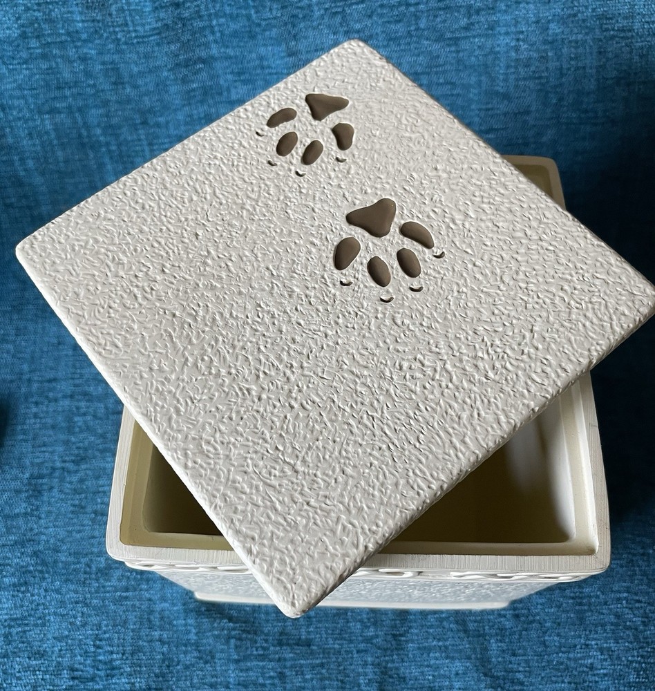 Serenity Heart Pet Urn New Without Tag