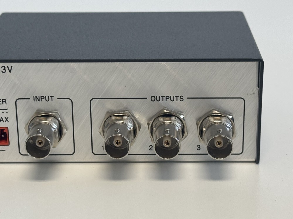 Shelf 36: Extron / Versa Tools MDA 3 Distribution Amplifier