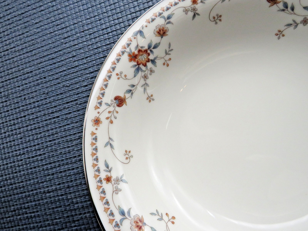 Noritake Dinnerware Adagio 7237 Pattern Soup Bowl 7 1/2"