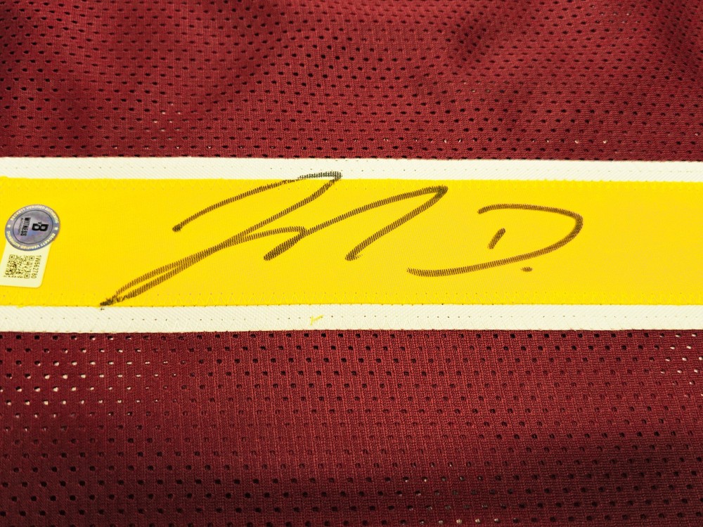 Washington Commanders Jahan Dotson Signed Maroon Jersey Beckett Wit