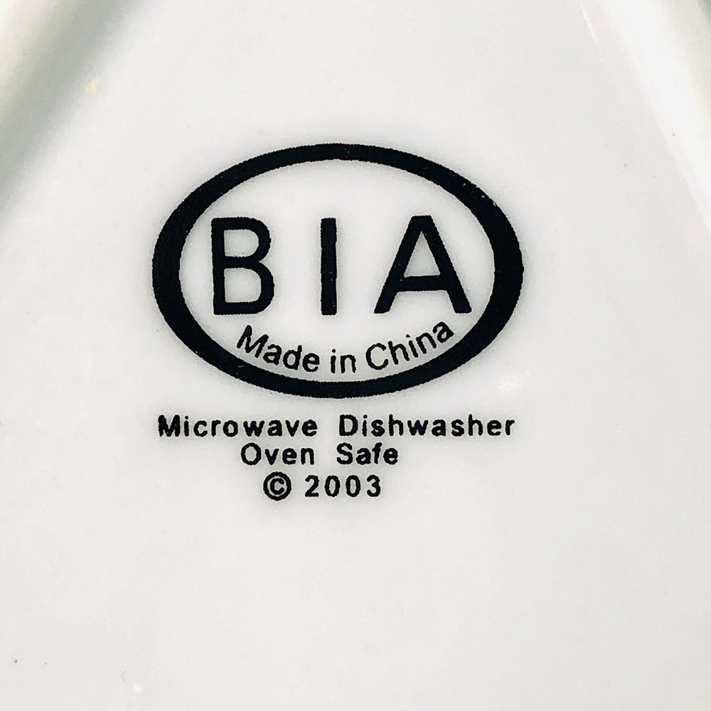 BIA 2003 Billiards Triangular Pool Ball Rack Ceramic Serving Dish 12 x 11in