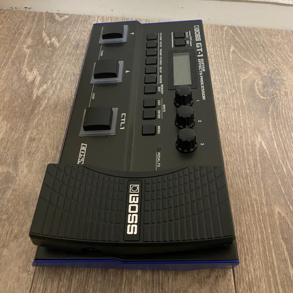 BOSS GT-1 Guitar Multi Effects Processor Pedal With AC Adapter From Japan