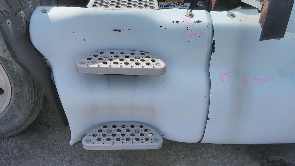 For 2000 KENWORTH T2000 SIDE FAIRING Right ,  OH