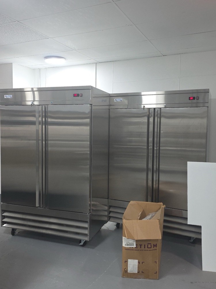 Avantco Refrigerator