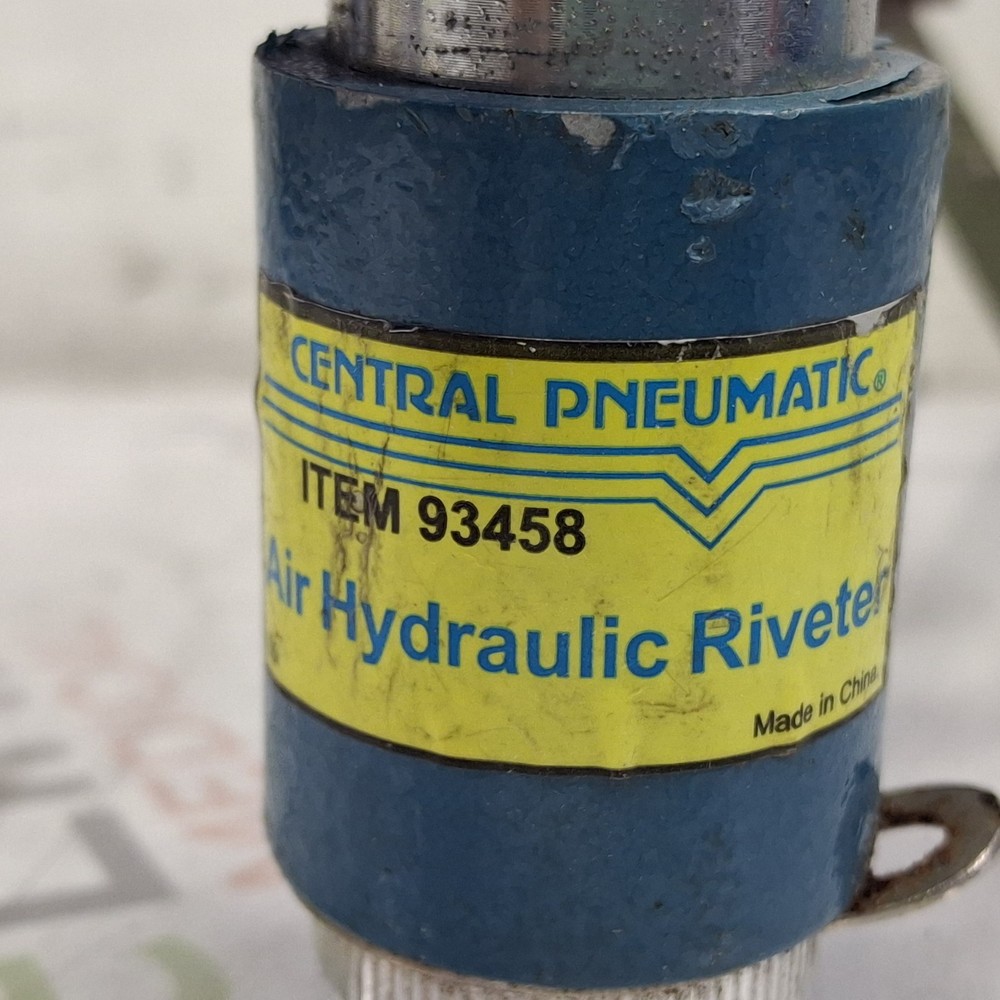Central Pneumatic Air Hydraulic Riveter