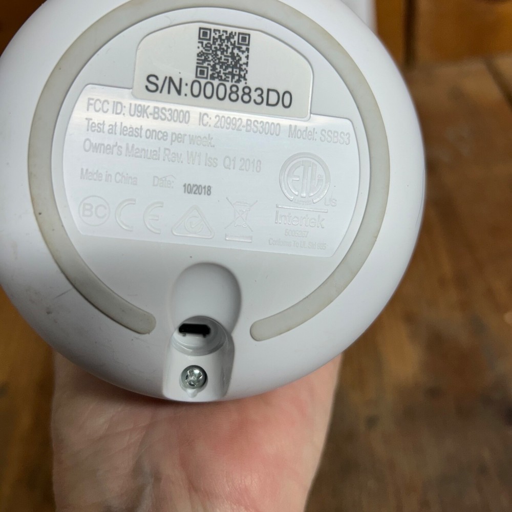 SIMPLISAFE Keypad And Base Station SSBS3 SSKP3 POWERS UP