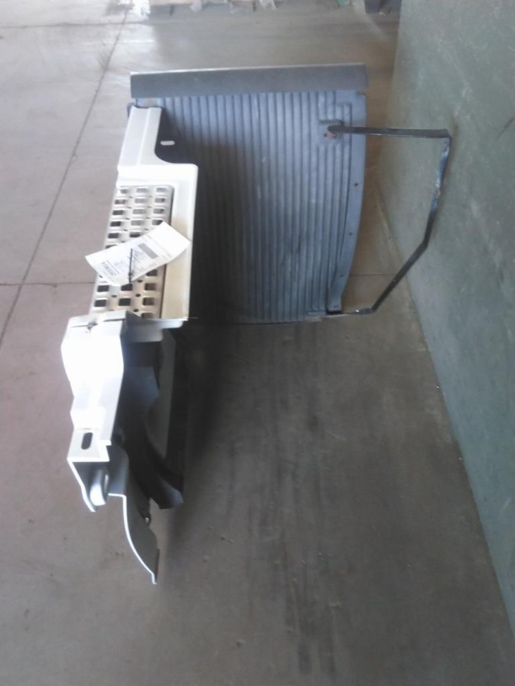 For 2015 VOLVO VNL SIDE FAIRING Right , IL
