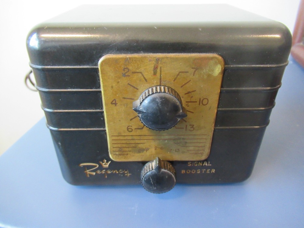 Regency Signal Booster Model DB-410 TESTED