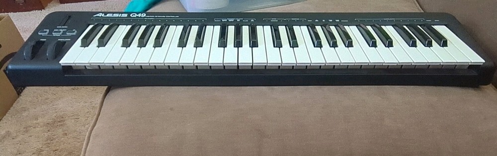 Alesis Q49 MKII 49-Key USB-MIDI Keyboard Controller (READ DESCRIPTION)
