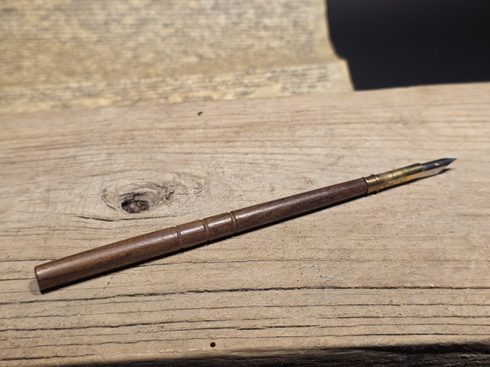 7" Antique Style Wood Turned Single Dip Pen