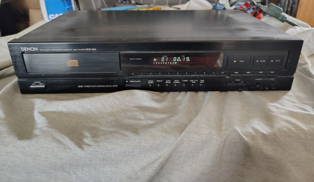 Denon DCD-660 CD Compact Disc CD Player Tested & Working
