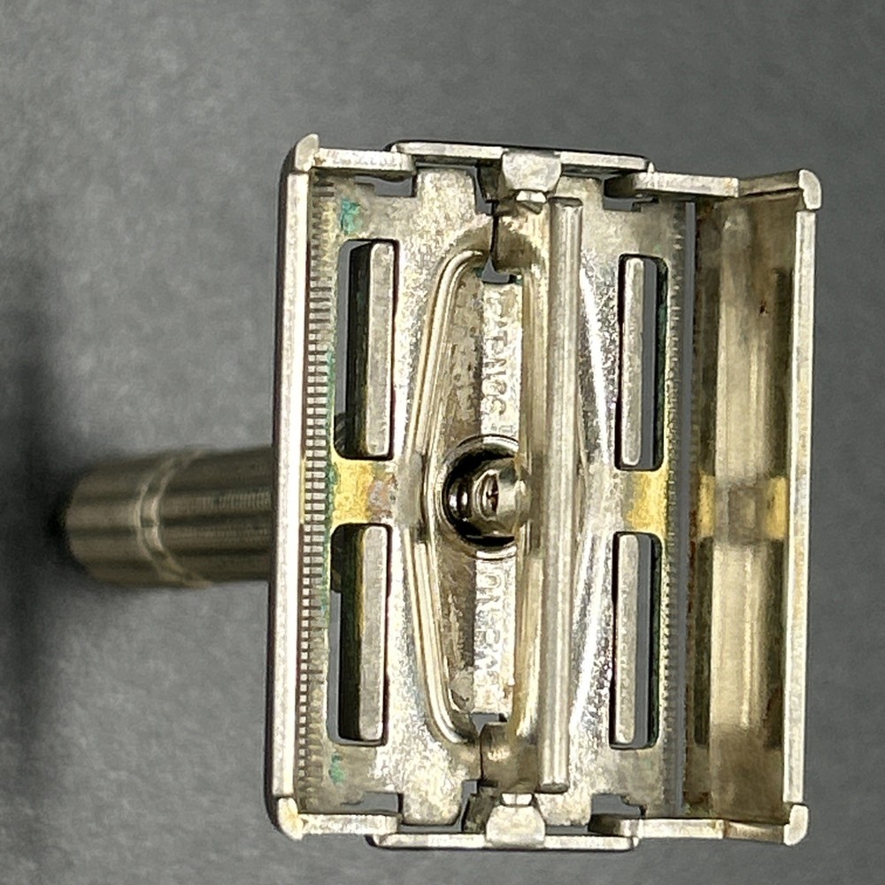 Vintage GILLETTE Slim Adjustable 1-9 Double Edge Safety Razor Date Code K - 1