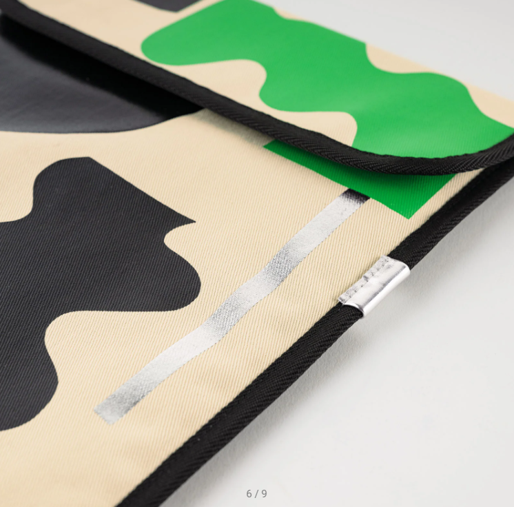 PAMM: Generous Interior Laptop Case