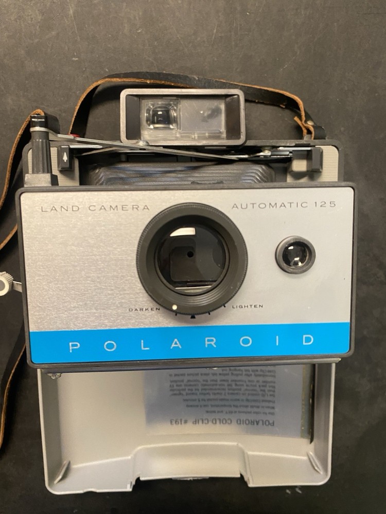 Polaroid Automatic 125 Land Camera