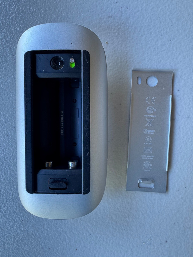 Apple A1314 / 1296 Wireless Keyboard + Magic Mouse Combo Set - Fully Tested