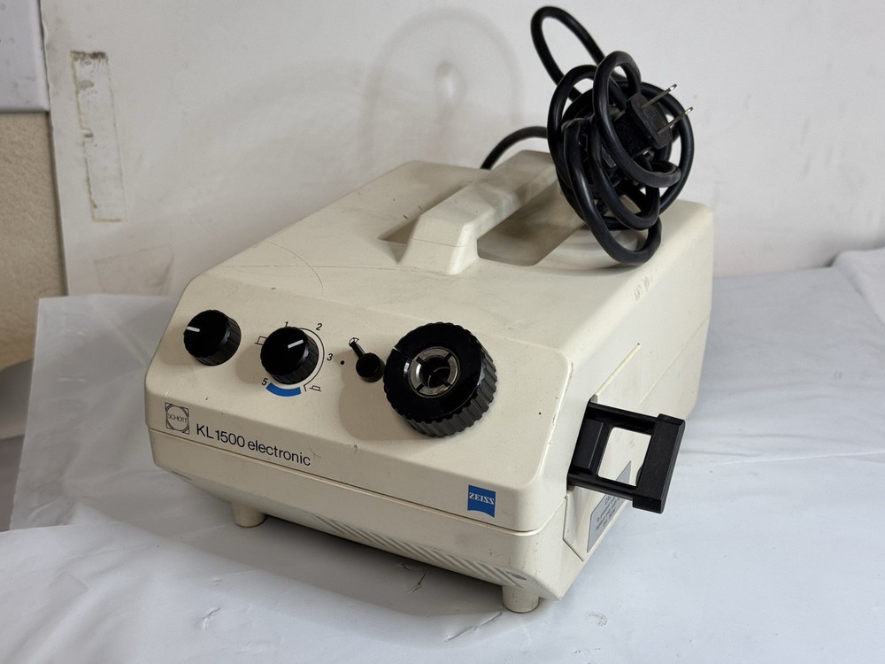 Schott KL1500 Electronic Microscope Fiber Optic Light Source