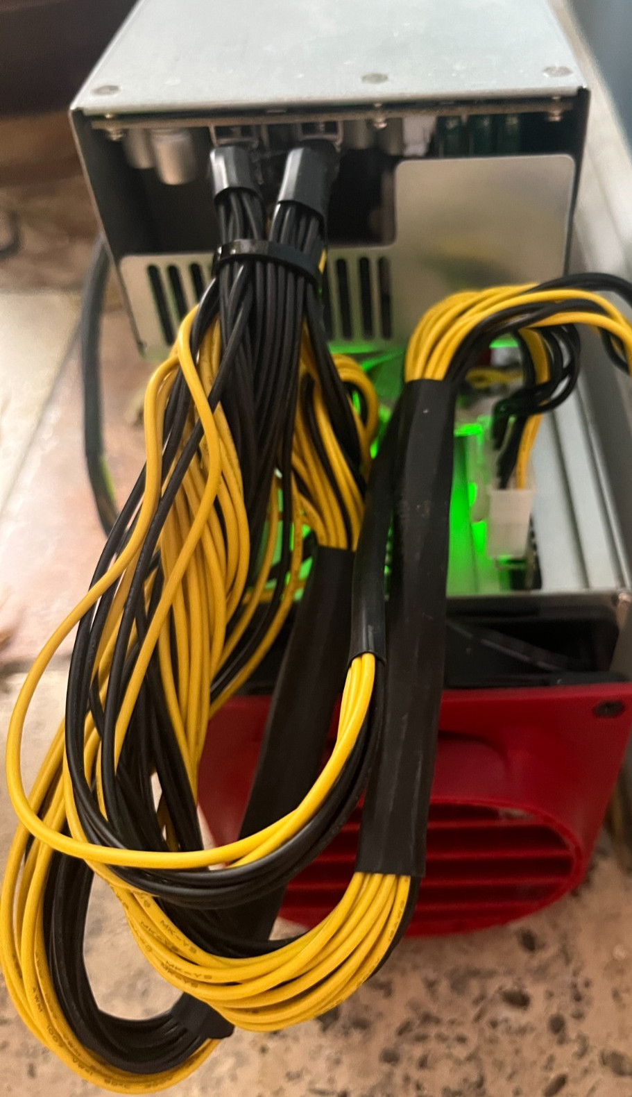 Innosillicon A9 Zmaster 50kh @620w ZCASH miner With PSU