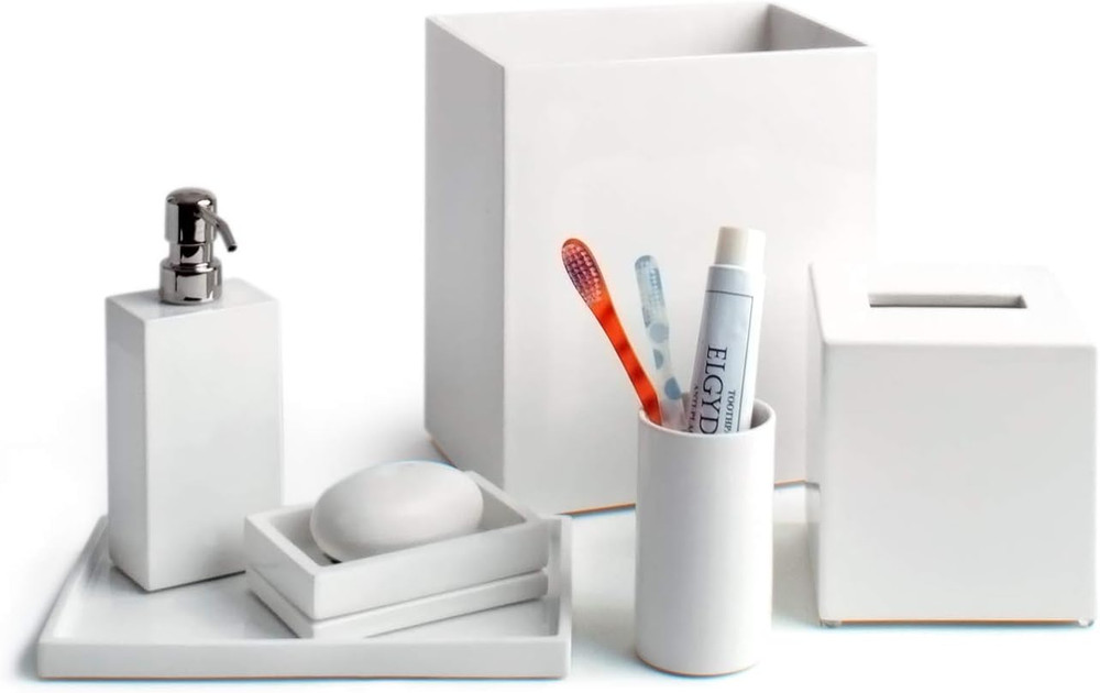 Lacquer Bath Wastebasket