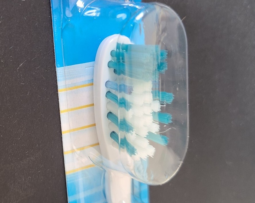 12 Pack Oral-B Complete Deep Clean Soft Bristle Toothbrushes BEST PRICE ONLINE!!