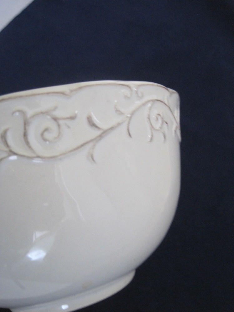 Small Fruit Bowl Marked B Fruit Cream Ivory VINE