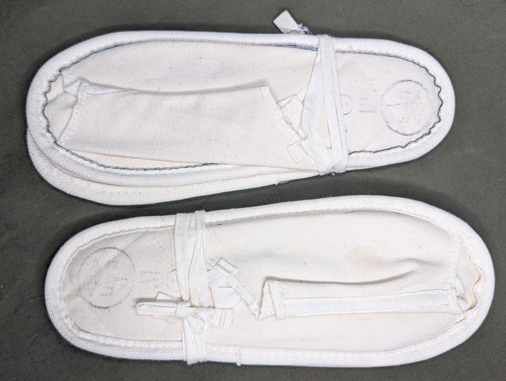 Vintage WWII era US Hospital Slippers Medical Shoes Medium 1940s New Old Stock