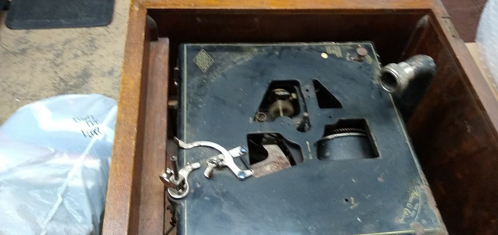 Edison Phonograph Diamond Disc Model A 100 - Main Bracket & Screws TH