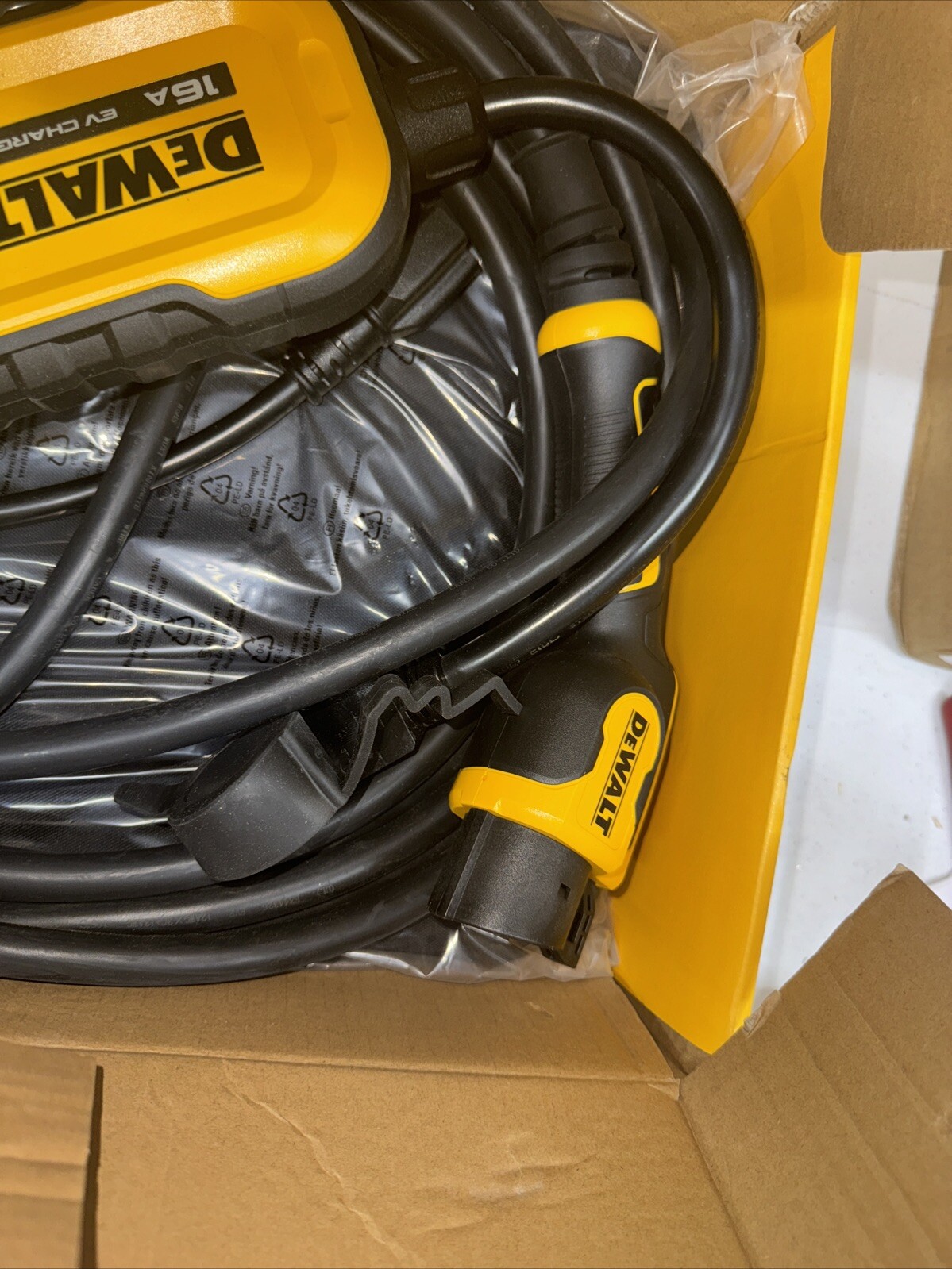 DEWALT Portable Electric Vehicle Level 2 EV Charger up to 16 Amps 120-240V