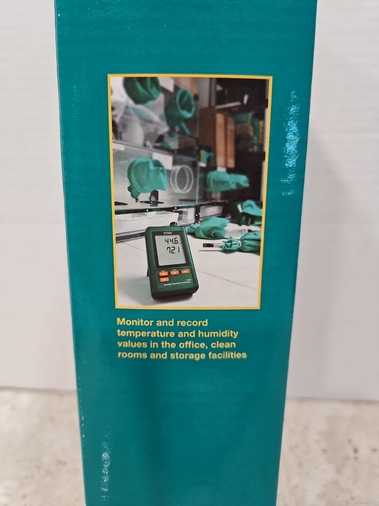 EXTECH INSTRUMENTS. SD500 - Humidity / Temperature Datalogger-NEW