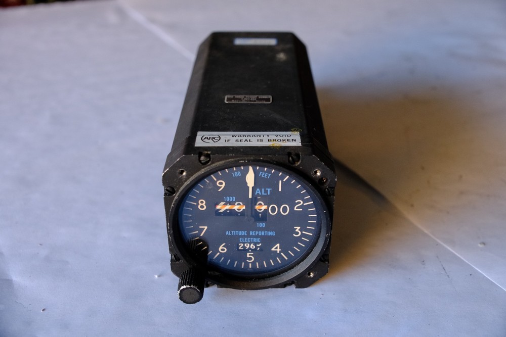ARC Encoding Altimeter EA-401A 42540-3214