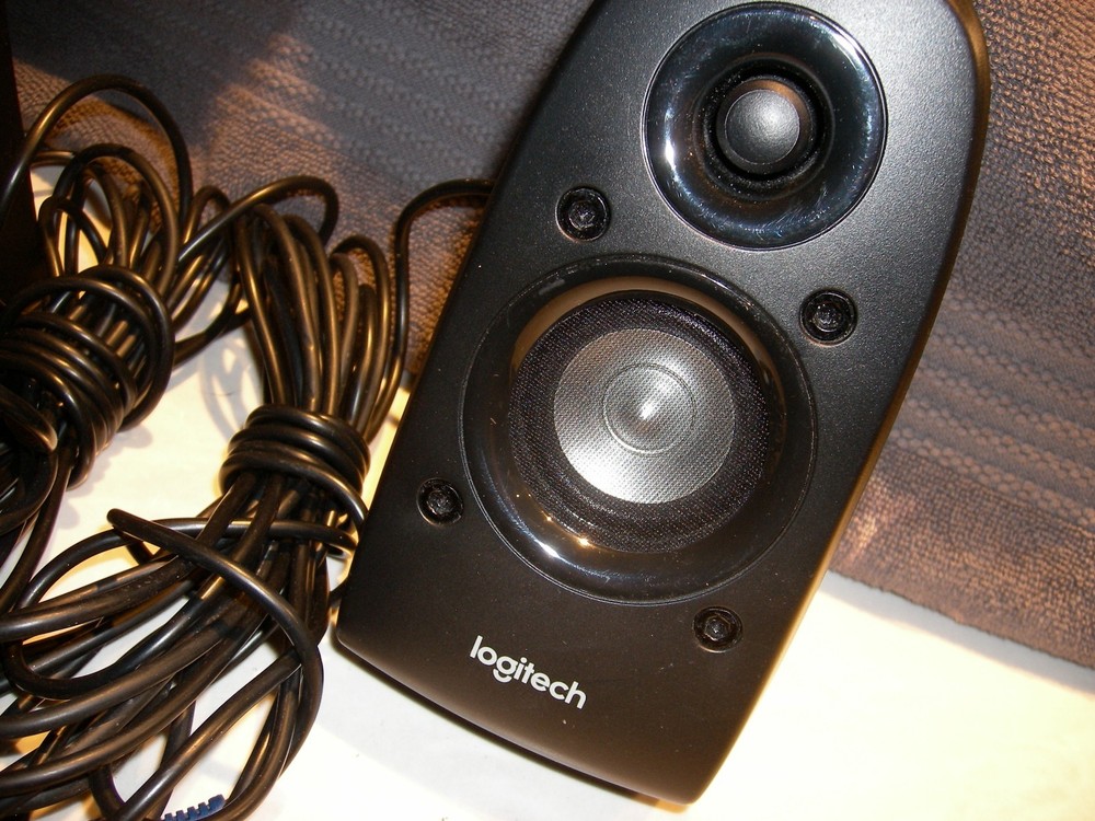 Logitech Z506 surround sound replacement speakers X2