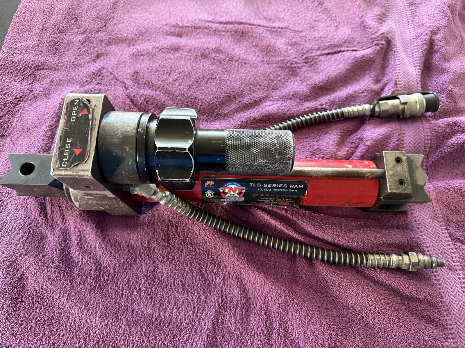 TNT Rescue Systems TLS Series Hydraulic Ram Tool 10,500 PSI/724 BAR