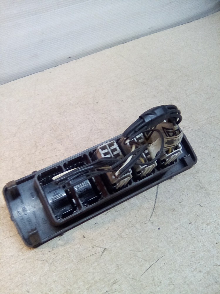 Volvo VNL 1096567 Switch Panel